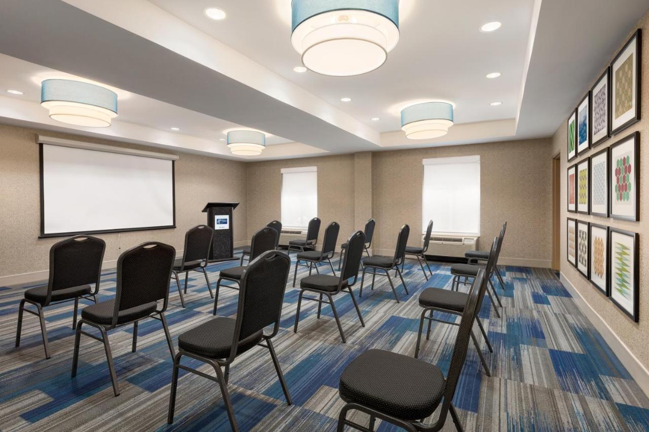 Holiday Inn Express & Suites Philadelphia - Mt Laurel By Ihg Маунт-Лорел Экстерьер фото