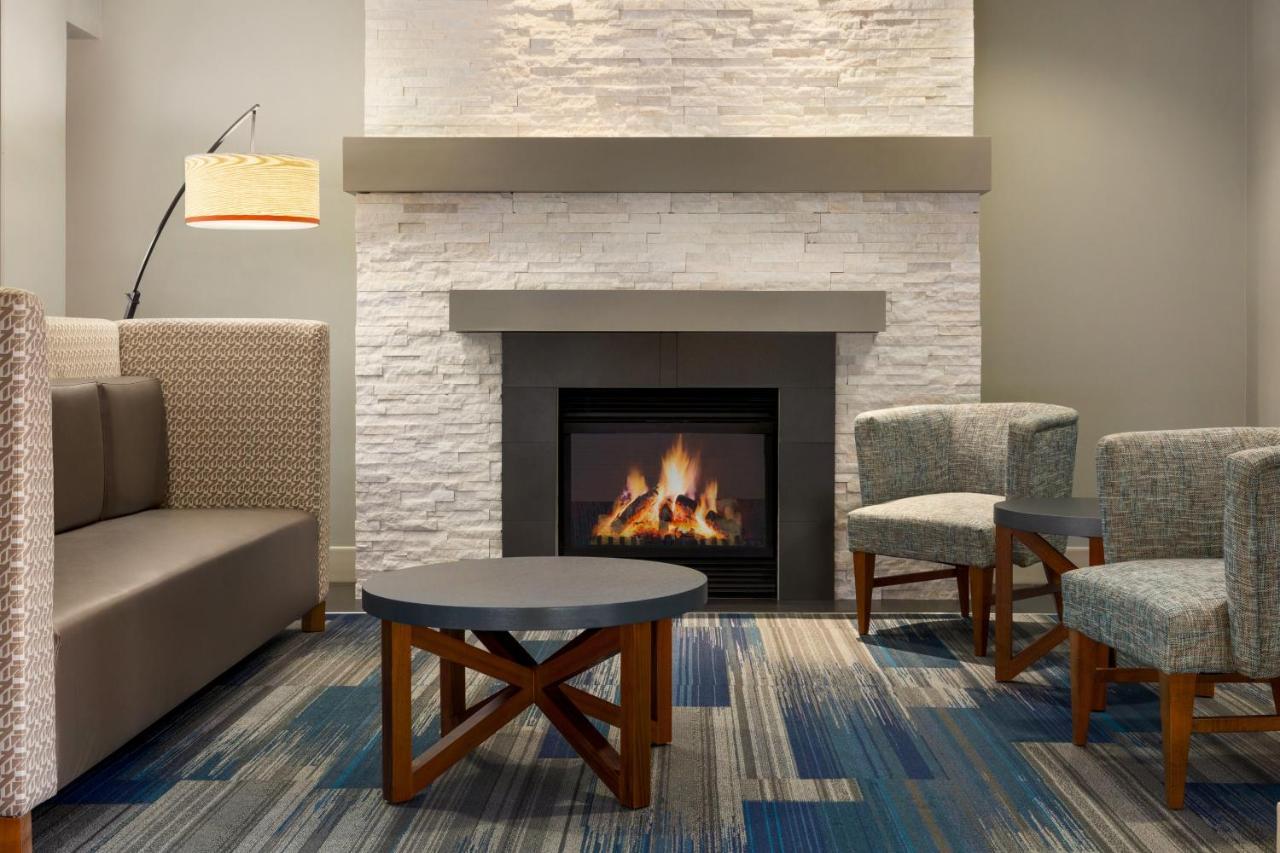 Holiday Inn Express & Suites Philadelphia - Mt Laurel By Ihg Маунт-Лорел Экстерьер фото