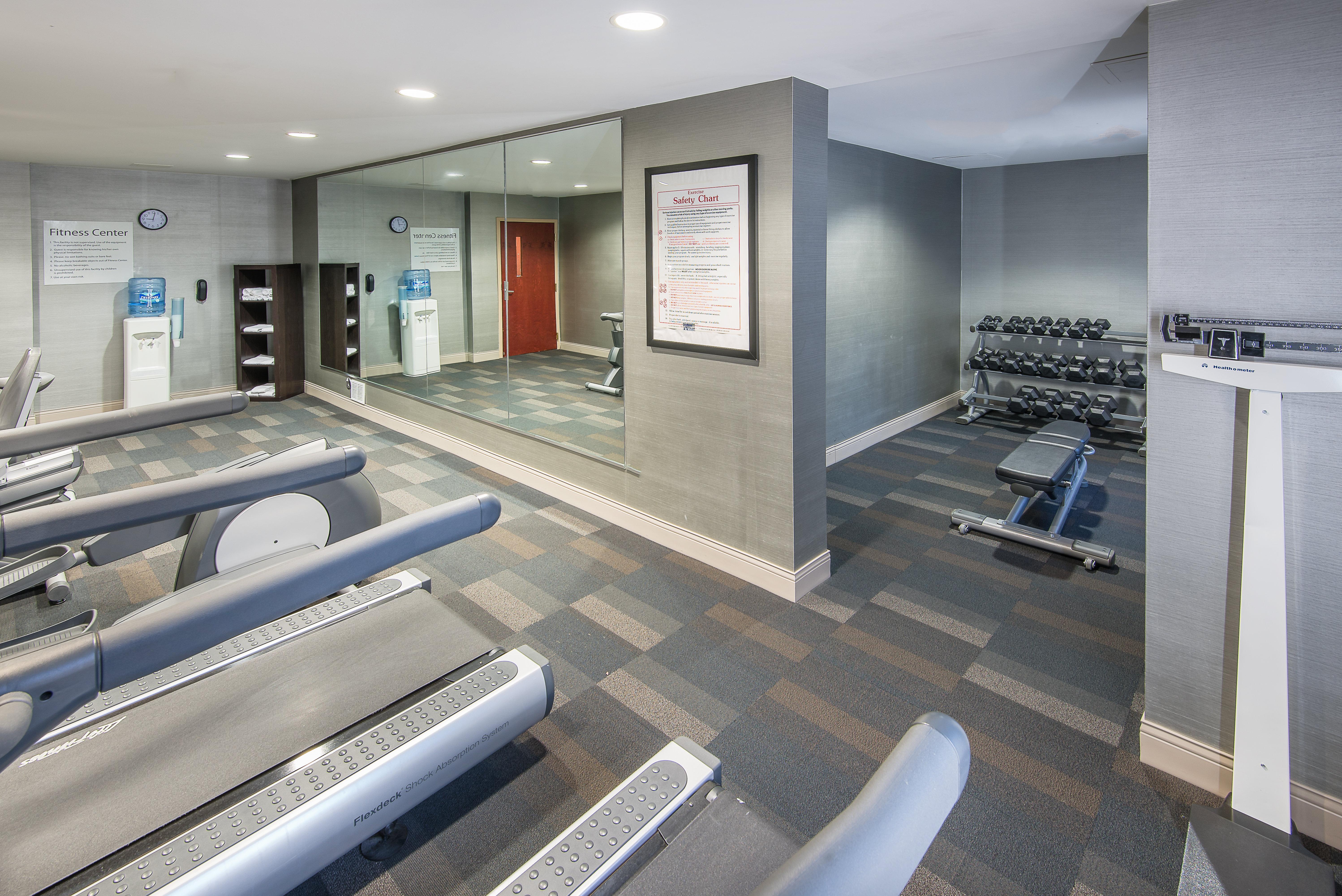 Holiday Inn Express & Suites Philadelphia - Mt Laurel By Ihg Маунт-Лорел Экстерьер фото