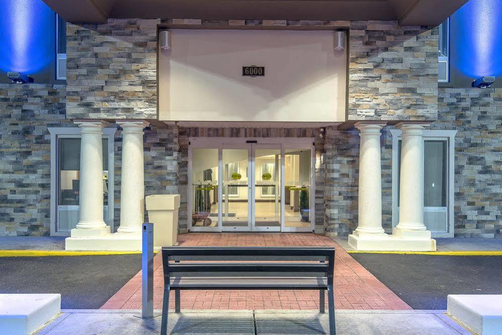 Holiday Inn Express & Suites Philadelphia - Mt Laurel By Ihg Маунт-Лорел Экстерьер фото
